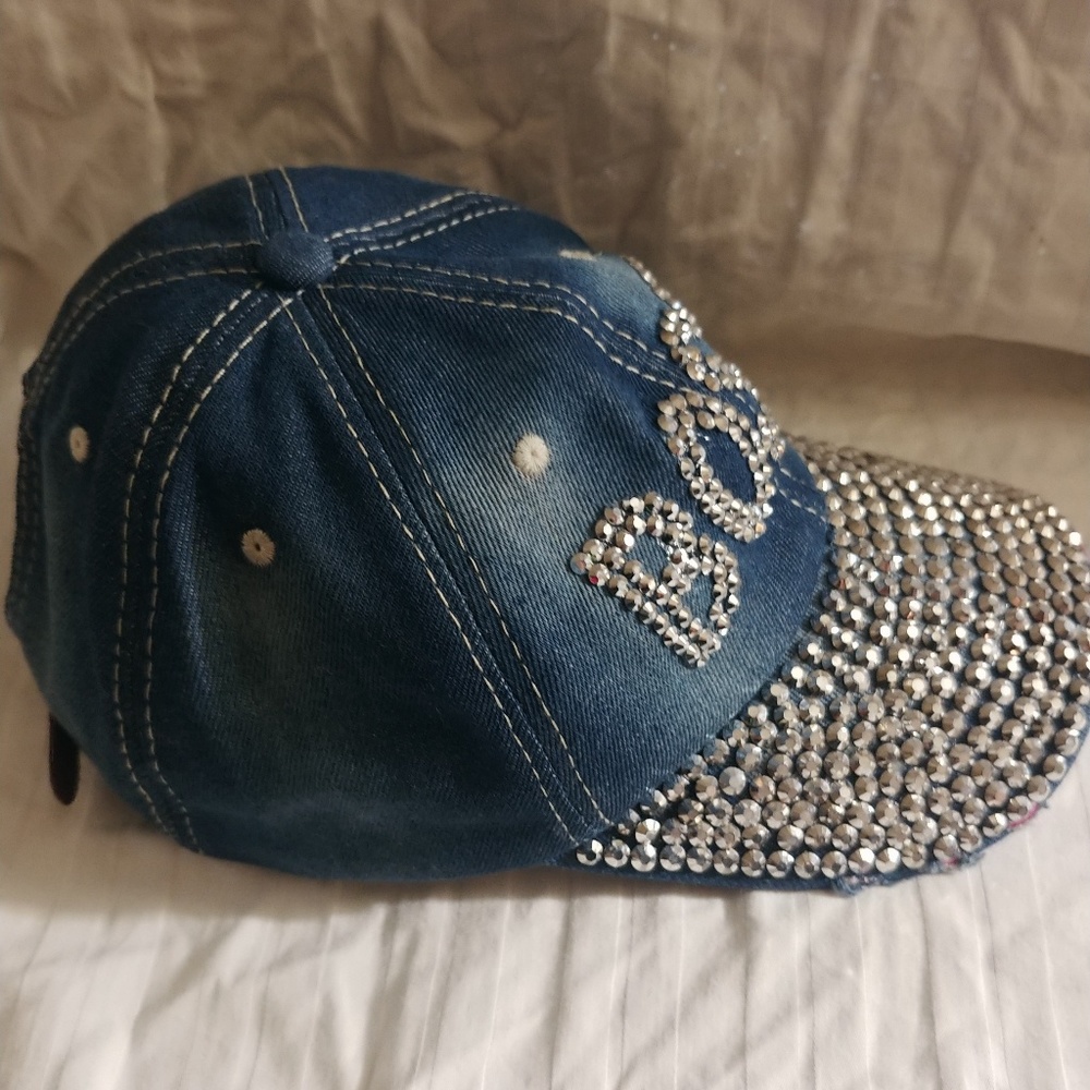 Hat - Picture 2 of 4
